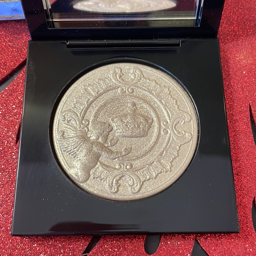 Pat McGrath x Bridgerton highlighter